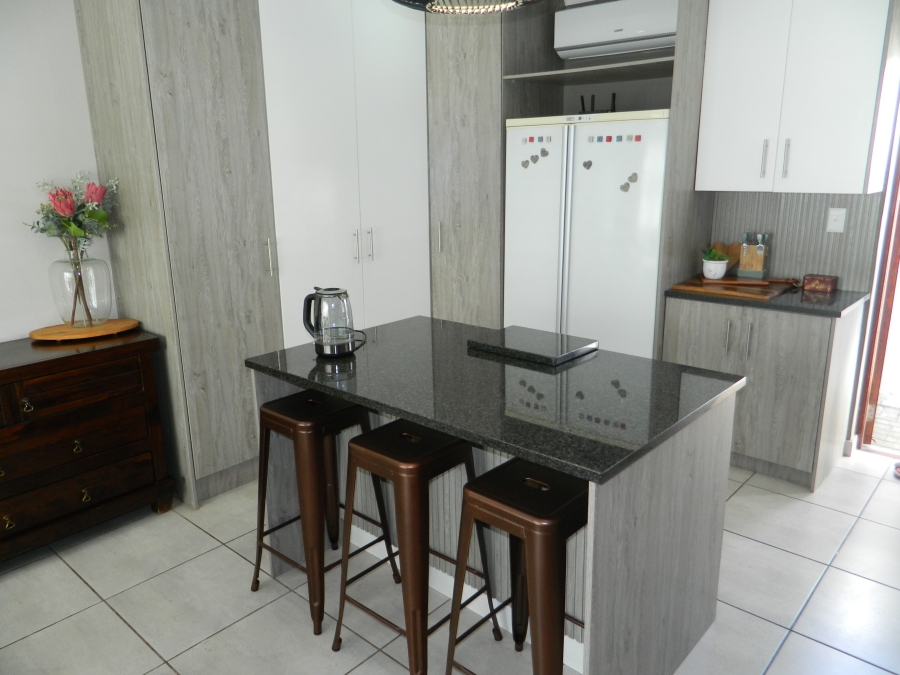 2 Bedroom Property for Sale in Bergenzicht Estate Western Cape
